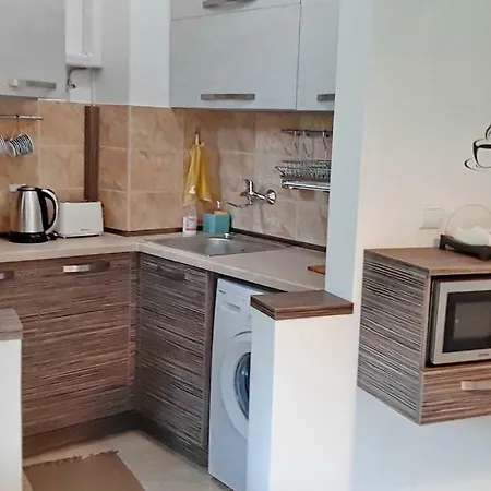 500 Steps To The Apartament